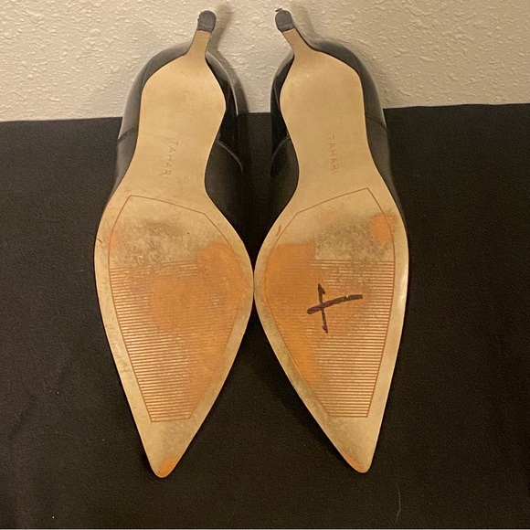 Tahari Black Napa & Patent Leather Pumps Heels Classy Details Pointy 6 Comfort - Picture 6 of 6